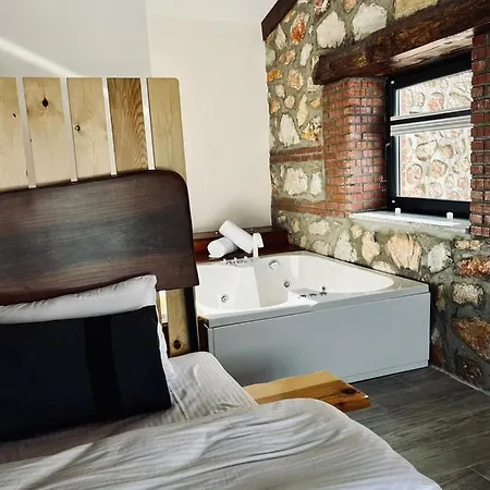 Masklavi Motel para Casais